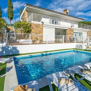 villa-palm-beach-lux.topcostabravahotels.com/